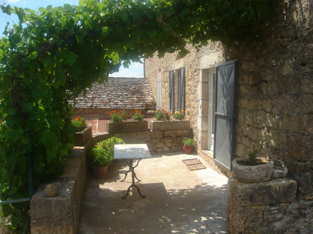 photo 0