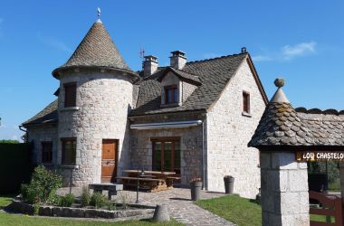 G&icirc;te n&deg;48G110440 Aumont-Aubrac - Loz&egrave;re - photo