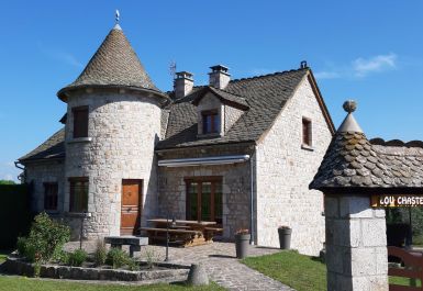 G&icirc;te n&deg;48G110440 AUMONT-AUBRAC - Loz&egrave;re - Lou Chastelou Odheteo &agrave; Aumont Aubrac - photo