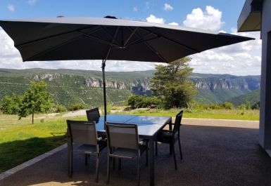 Terrasse Gîte n°48G121550 SAINT-ROME-DE-DOLAN - Lozère - Le Balcon des Gorges - Terrasse