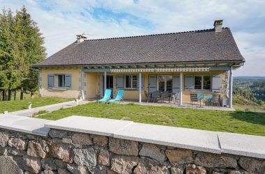 G&icirc;te n&deg;48G151850 Rimeize - Loz&egrave;re - La Maison du Rocher 