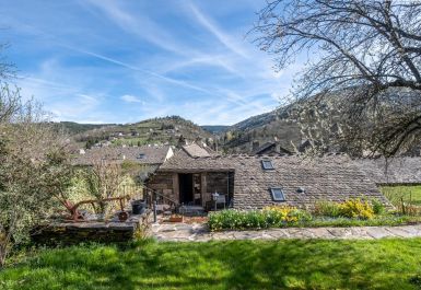 G&icirc;te n&deg;48G161640 BAGNOLS-LES-BAINS - Loz&egrave;re - Lou Cayrat &agrave; Bagnols les Bains - photo