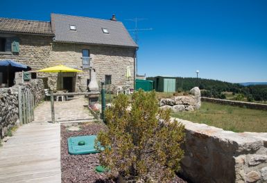 G&icirc;te n&deg;48G113870 FAU-DE-PEYRE - Loz&egrave;re - Le g&icirc;te des Jonquilles 6/8 personnes - Ext&eacute;rieur