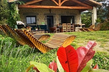 G&icirc;te n&deg;48G130150 Saint-Andr&eacute;-Capc&egrave;ze - Loz&egrave;re - Le printemps au Gite