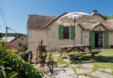 G&icirc;te n&deg;48G120080 SAINT-GEORGES-DE-LEVEJAC - Loz&egrave;re - G&icirc;te du Bouquet 4/5 personnes - photo