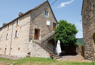 G&icirc;te n&deg;48G160490 LANUEJOLS - Loz&egrave;re - G&icirc;te du Boy 8 personnes - photo