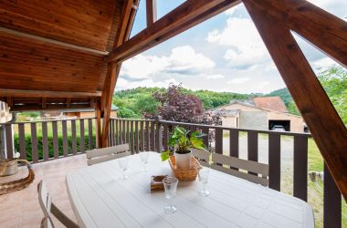 G&icirc;te n&deg;48G110740 Saint-Sauveur-de-Peyre - Loz&egrave;re - Terrasse 