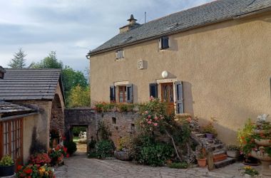G&icirc;te n&deg;48G121230 La Canourgue - Loz&egrave;re - photo