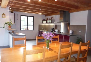 G&icirc;te n&deg;48G171490 SAINT-JULIEN-DU-TOURNEL - Loz&egrave;re - L'Hirondelle, 2/4 personnes &agrave; Oultet - Salle &agrave; manger