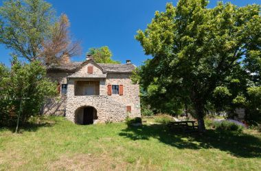 G&icirc;te n&deg;48G120960 Saint-Pierre-des-Tripiers - Loz&egrave;re - photo