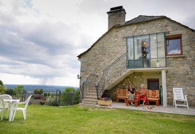 salon extérieur Gîte n°48G151860 SAINT-ALBAN-SUR-LIMAGNOLE - Lozère - Gîte Le Marlet - salon extérieur
