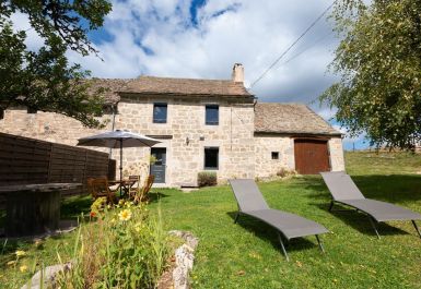 G&icirc;te n&deg;48G110430 SAINT-SAUVEUR-DE-PEYRE - Loz&egrave;re - La Maison de Marie &agrave; Chanteduc - photo