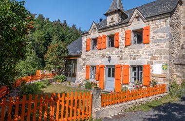 G&icirc;te n&deg;48G110940 Peyre en Aubrac - Loz&egrave;re - photo