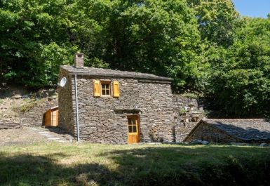 G&icirc;te n&deg;48G131720 SAINT-GERMAIN-DE-CALBERTE - Loz&egrave;re - Le G&icirc;te du Comte 2/3 personnes - photo