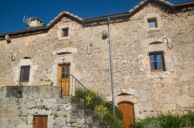 G&icirc;te n&deg;48G123830 La Canourgue - Loz&egrave;re - Ext&eacute;rieur