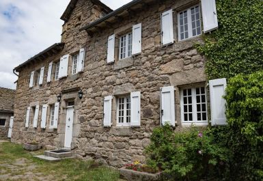 Meubl&eacute; n&deg;48H110860 SAINT-LEGER-DE-PEYRE - Loz&egrave;re - La Maison de Ma&icirc;tre 11 personnes &agrave; Sainte-Lucie - photo