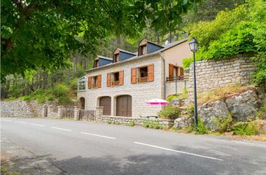 Meubl&eacute; n&deg;48H142613 Sainte-Enimie - Loz&egrave;re - Ext&eacute;rieur