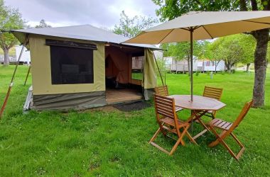 Meublé n°48H450169 LANGOGNE - Lozère - Tente lodge 4 pers. - Camping La Cigale de l'Allier - photo