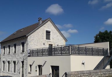 Gîte LZM 340 et sa terrasse Meublé n°48H123400 LA TIEULE - Lozère - Clévacances 3 clés 6 personnes à la Tieule - Gîte LZM 340 et sa terrasse
