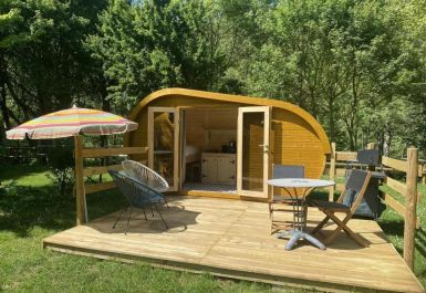 Meubl&eacute; n&deg;48H440105 MEYRUEIS - Loz&egrave;re - Cabane Hobbit "Hurle vent" 2/3 pers. - Camping La Cascade - photo