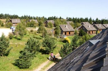 VILLAGE VACANCES**** LES BOUVIERS&nbsp;(48H250080) ST DENIS EN MARGERIDE - VILLAGE VACANCES**** LES BOUVIERS - photo